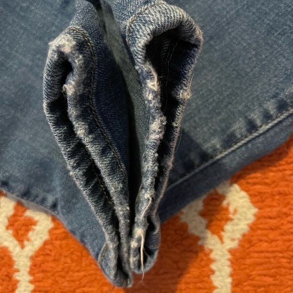 Rock & Republic size 6 blue distressed jeans - Picture 9 of 12